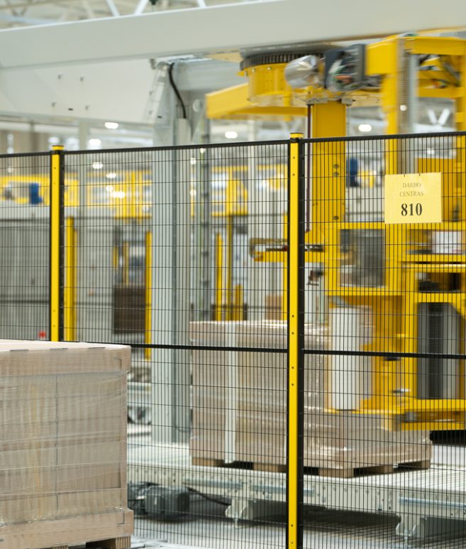 Custom_industrial_packaging_solutions_custom_industrial_packaging_solutions_automated_multiformat_carton_box_forming_VMG_TECHNICS_21-aspect-ratio-657-773