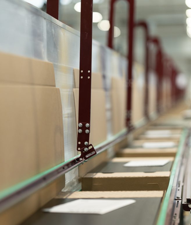 Custom_industrial_packaging_solutions_custom_industrial_packaging_solutions_automated_multiformat_carton_box_forming_VMG_TECHNICS_4-aspect-ratio-657-773