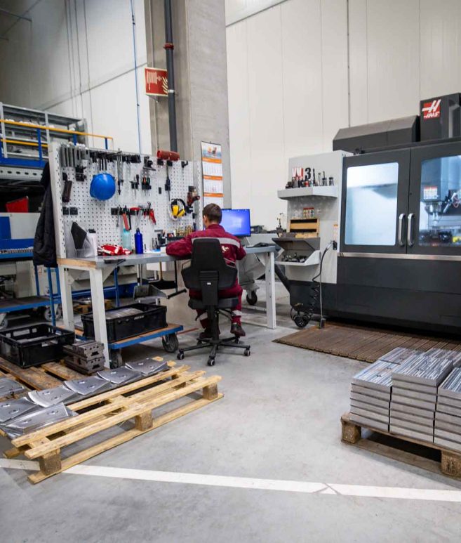 VMG_TECHNICS_automation_engineering_company_in_Europe_customized_robotization_industrial-automation_g22-aspect-ratio-657-773