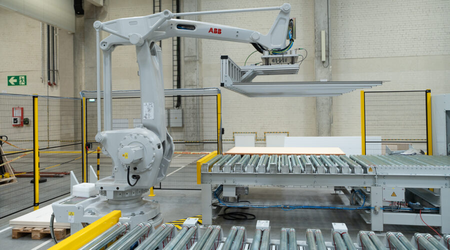 Wooden_composite_panels_Surface_Treatment_Unit_fully_automated_milling_drilling_line_2-aspect-ratio-900-500