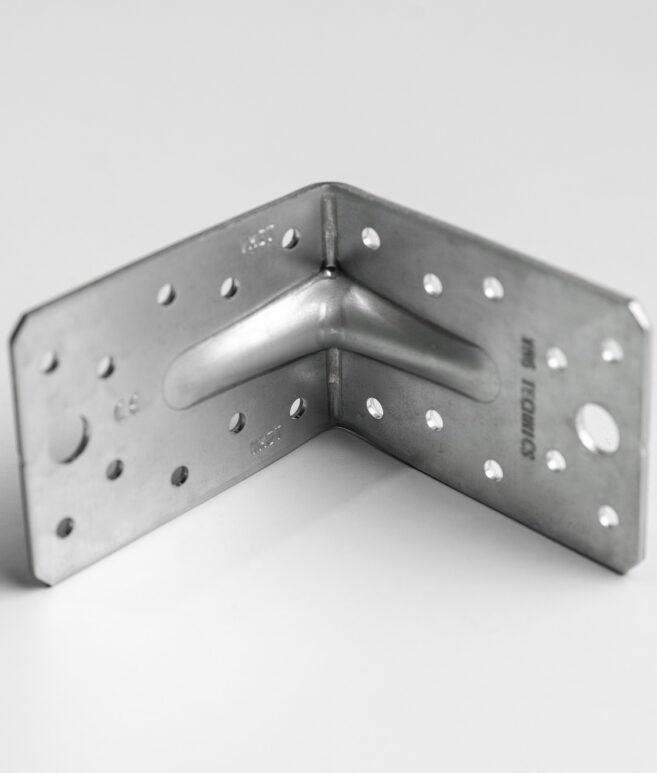 Sutvirtinti_kampiniai_konstrukciniai_laikikliai_siju_balkiu_gegniu_laikikliai_mediniu_konstrukciju_laikikliai_metaliniai_konstrukciju_laikikliai_l4-aspect-ratio-657-773