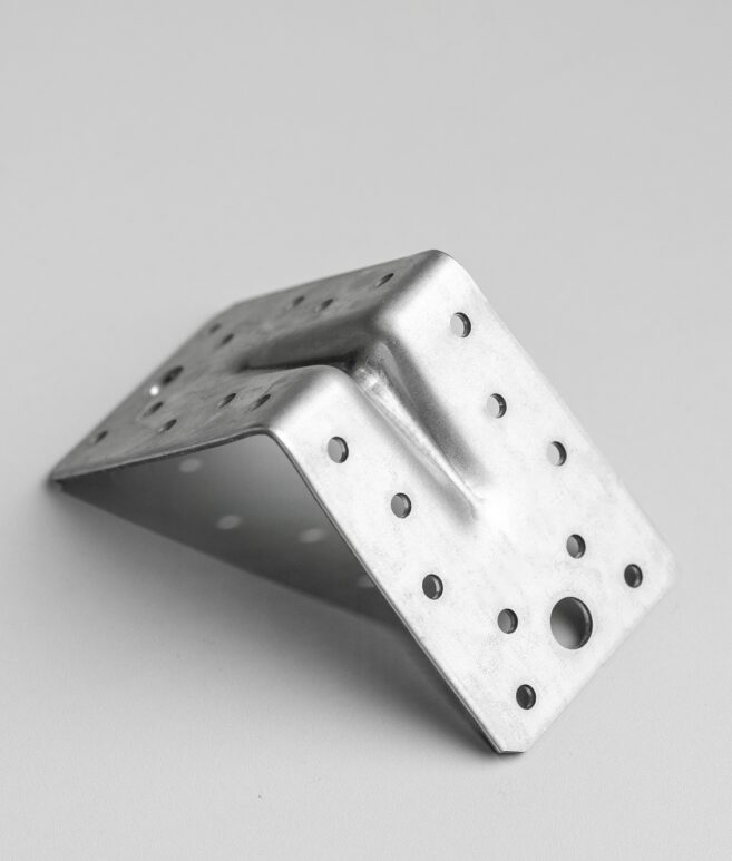 Sutvirtinti_kampiniai_konstrukciniai_laikikliai_siju_balkiu_gegniu_laikikliai_mediniu_konstrukciju_laikikliai_metaliniai_konstrukciju_laikikliai_l5-aspect-ratio-657-773