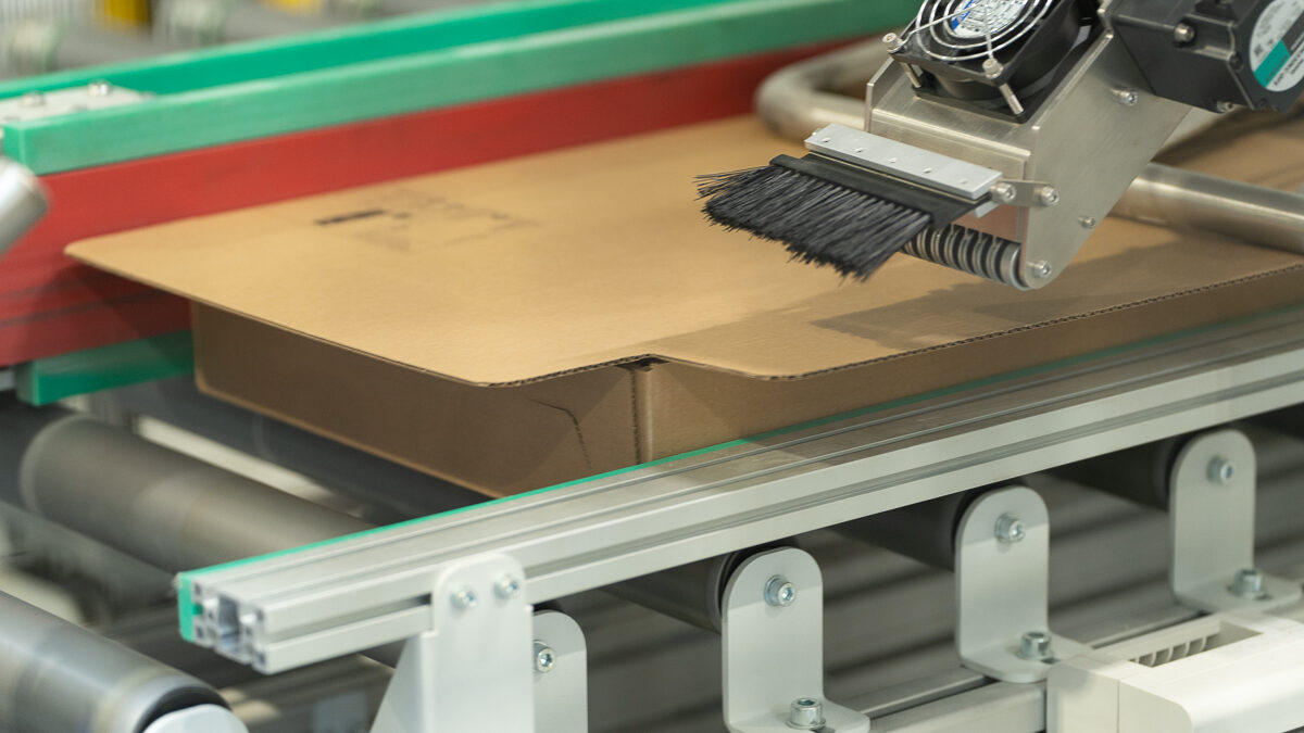 Industrial_Box_forming_packaging_unit_Box_gluing_with_hot_glue_Box_closing_unit_1-aspect-ratio-1920-1080