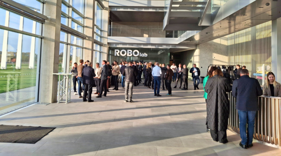 1-scaled-aspect-ratio-900-500