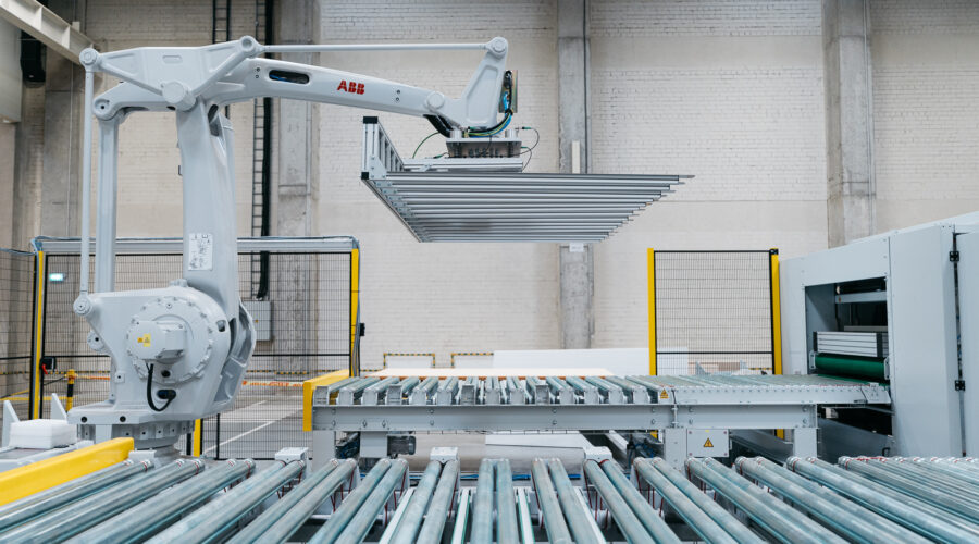 Automated_surface_treatment_unit_automated_milling_-automated_drilling_VMG_TECHNICS_1-aspect-ratio-900-500