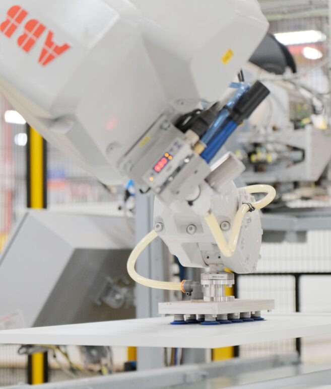 Automated_box_forming_product_loading_system_End_of_Line_Automation_robotic_packaging_cell_robotic_product_loading_sealin_15_boxes_min_VMG_TECHNICS_p11-scaled-aspect-ratio-657-773